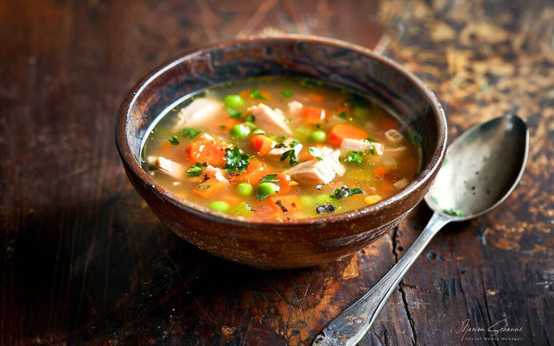 Ungarisch kochen - Szárnyasbecsinált Leves - Rezepte aus Ungarn schmachhafte Mahlzeit aus günstigen Zutaten