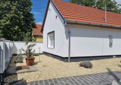 Pölöske Entdecken Sie Ihr Traumhaus in Pölöske, nur 18 km von Zalaegerszeg entfernt! Dieses hochwertig ausgestattete, komplett möblierte Einfamilienhaus bietet Komfort und Sicherheit in einer idyllischen Lage. Jetzt Haus kaufen und luxuriös wohnen!