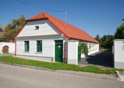 Haus kaufen in Bükfürdő bei Bük im Komitat Vas! Entdecken Sie dieses luxuriöse, rustikale Bauernhaus, das authentischen Charme mit modernem Komfort verbindet. Finden Sie Ihre perfekte Zuflucht inmitten der Natur. Ihr Traumhaus wartet auf Sie!