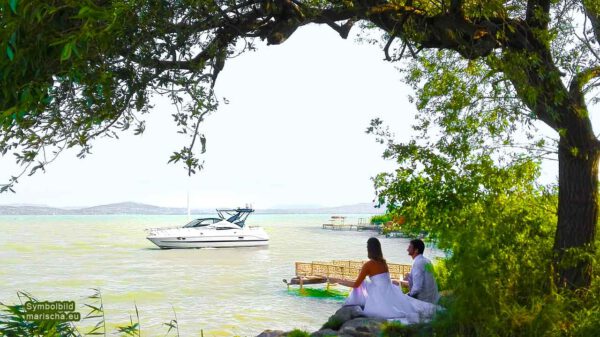 Ferienhaus in Gyenesdiás mit Blick auf den Balaton, umgeben von grüner Natur und ruhiger Wohnlage – gute Infrastruktur mit Straße, Radweg und Einkaufsmöglichkeiten in der Nähe. Klick hier
