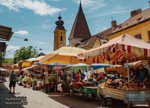 Szentgyörgyvár liegt nur wenige Minuten von Keszthely entfernt und ist ideal für alle, die auswandern nach Ungarn möchten. Die Region überzeugt mit hervorragender Infrastruktur, kurzen Wegen zum Balaton und einer freundlichen Nachbarschaft.
