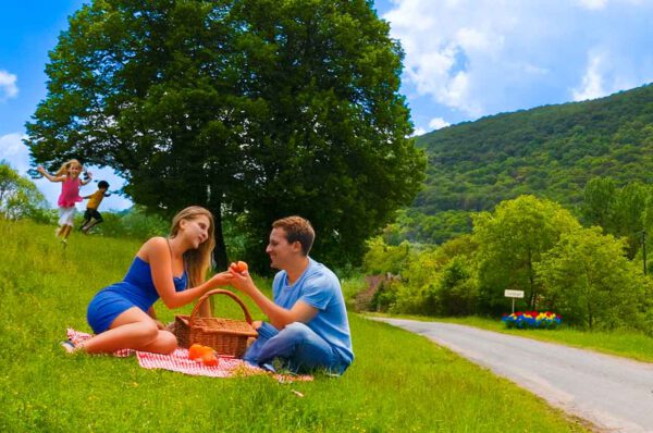 Vindornyalak im Herzen des Tátika-Gebirges bietet eine perfekte Mischung aus Kultur und Natur. Keszthely, Hévíz - jetzt Auswandern nach Ungarn! Ideal für alle, die ein neues Leben in Ungarn suchen.