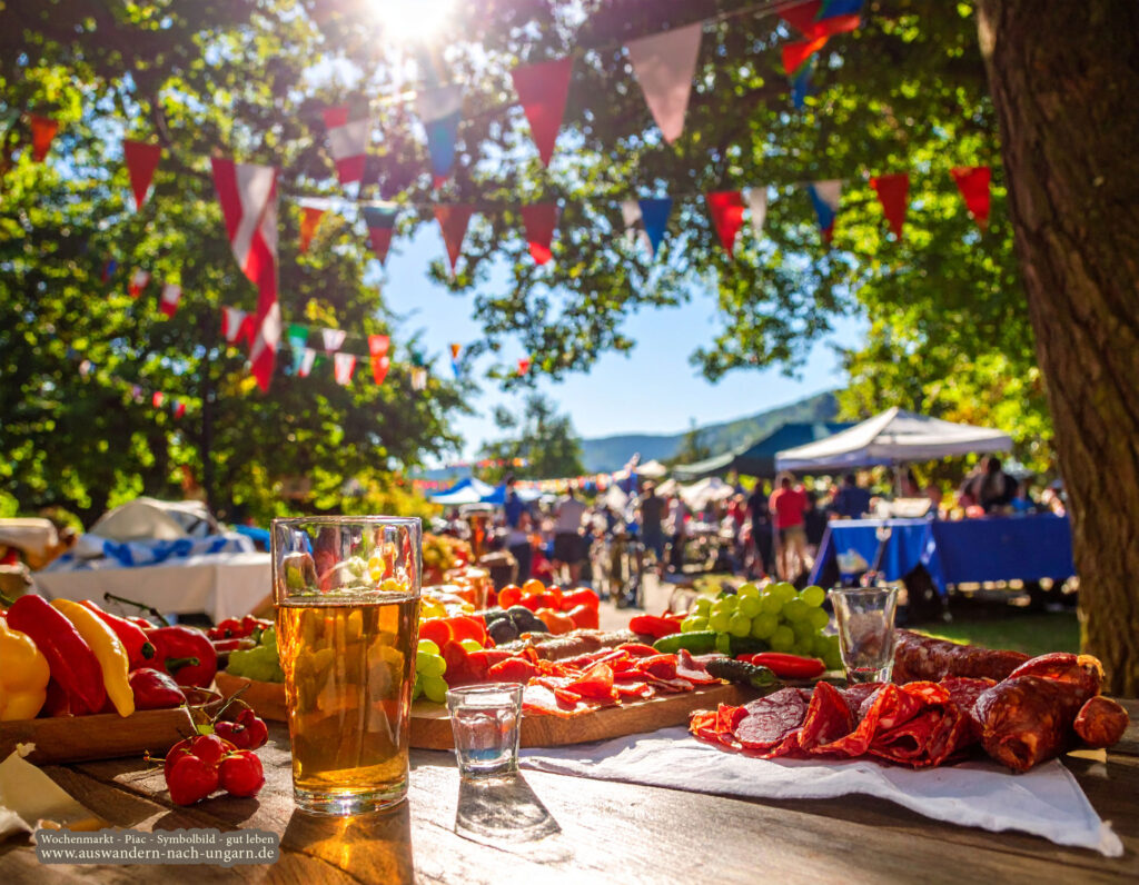 Piac, Bauernmarkt in Kaptalantoti am Balaton – Liliomkert-Piac mit regionalen Produkten, Handwerk und Genuss unter freiem Himmel.
